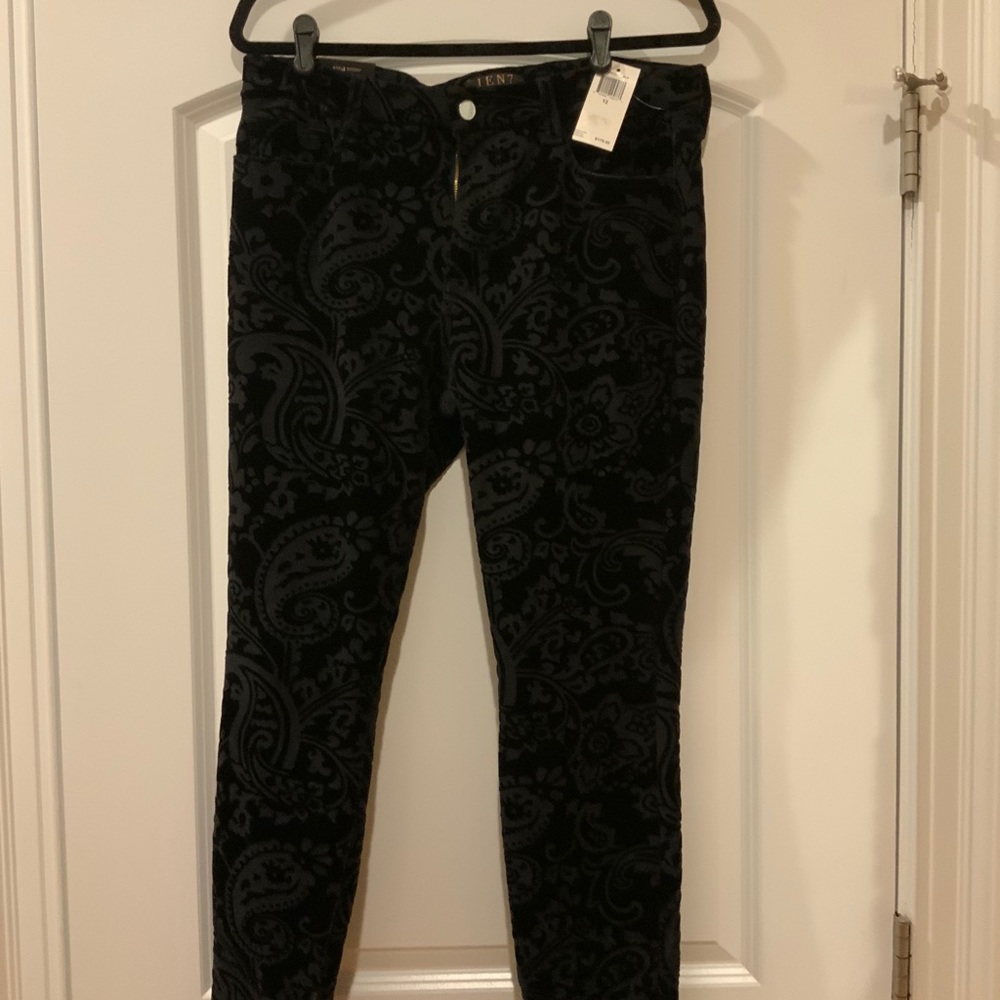 7 for all mankind Jen7, pants black velvet size 12